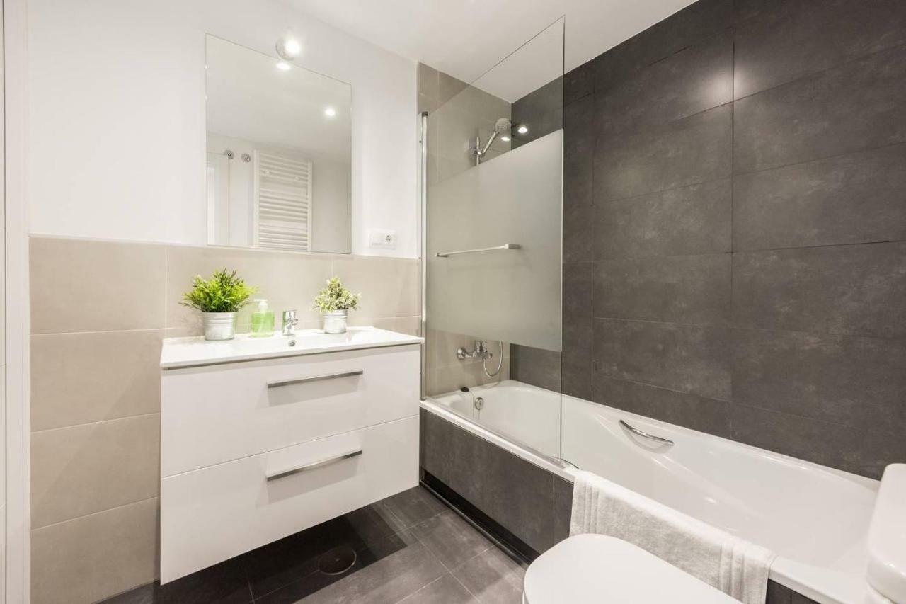 Modern With Ideal Location Next To Atocha Station Madrid Ngoại thất bức ảnh